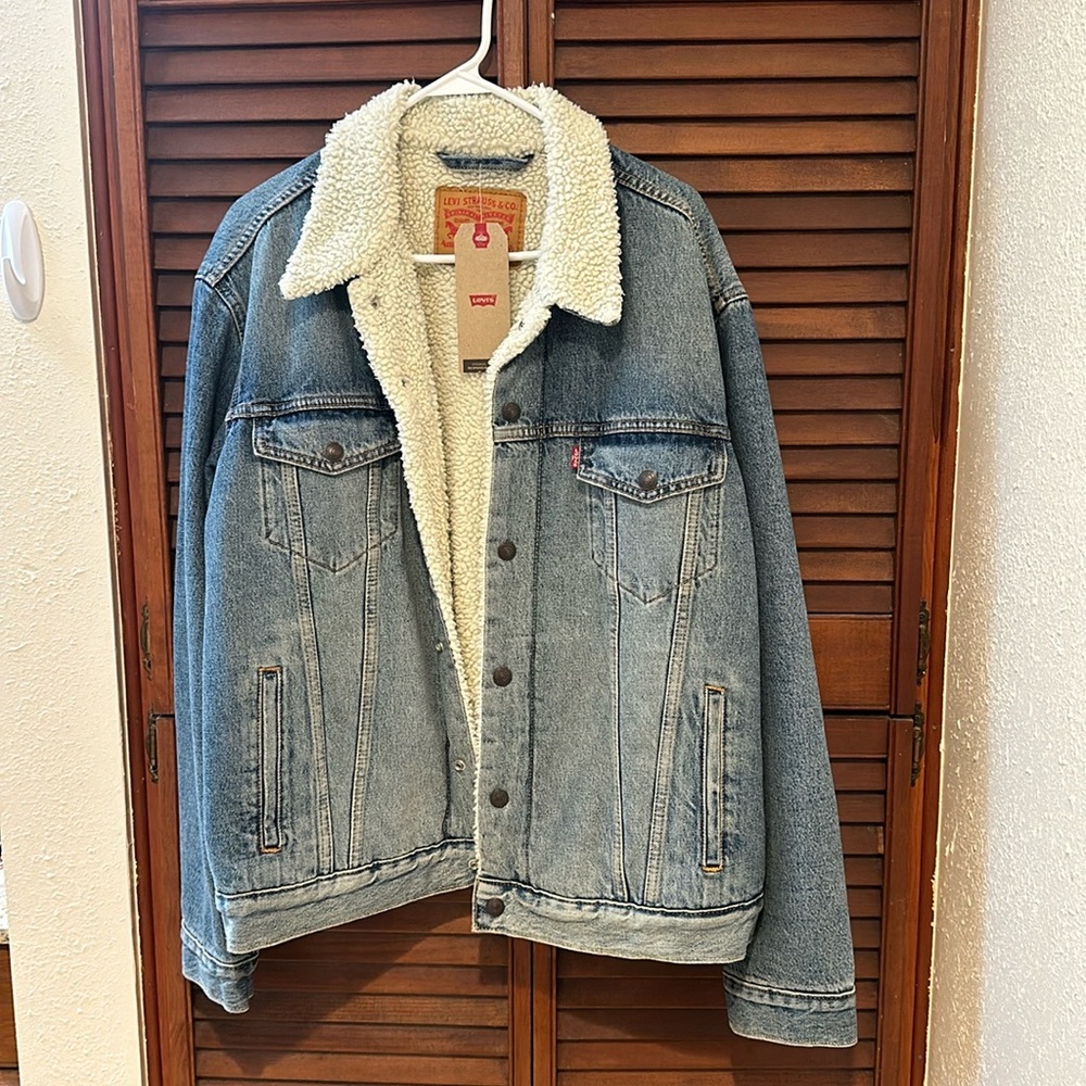 Levi light denim Sherpa lined jacket